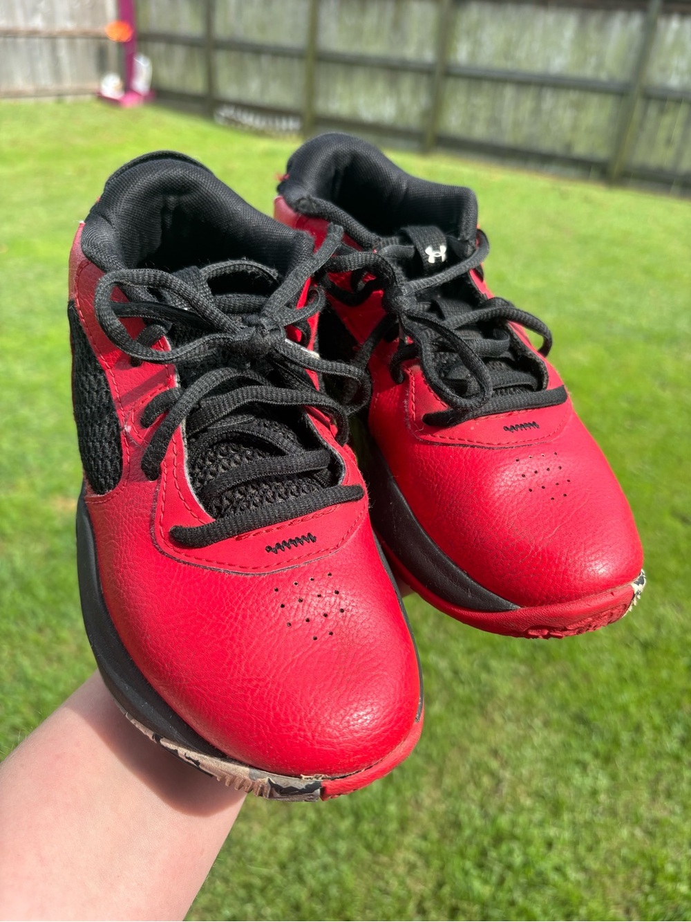 Under Armour Lockdown 6 red and black basketball shoes boys 2.5Y GUC 1 Wear Spot